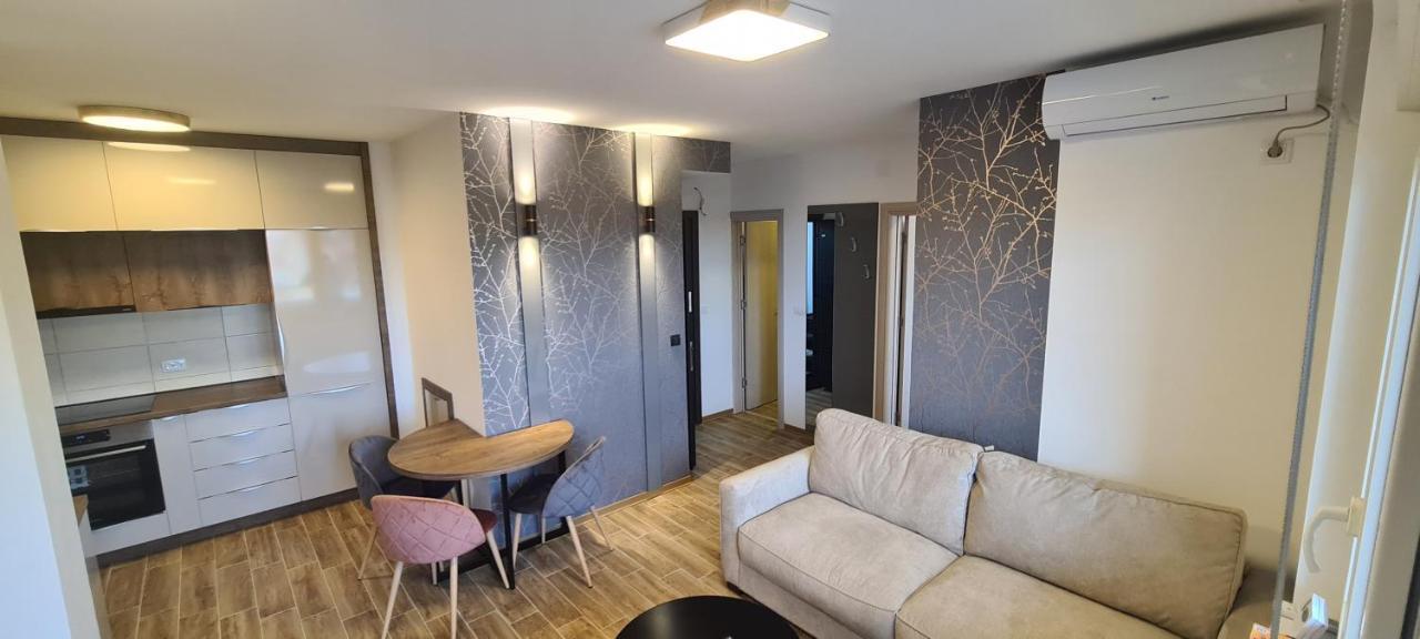 Delux Center Apartment *